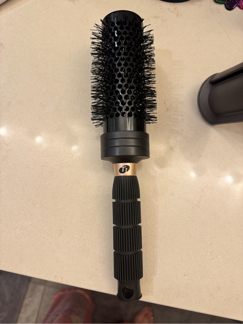 T3 Round Vent Brush with Grip - Black